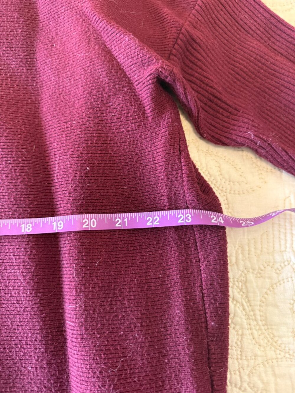 Soft burgundy turtleneck sweater with a thick ribbed knit - Picture 3 of 5